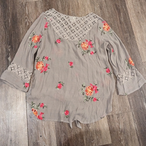 Fig and Flower embroidered boho floral tie front top - Picture 10 of 10